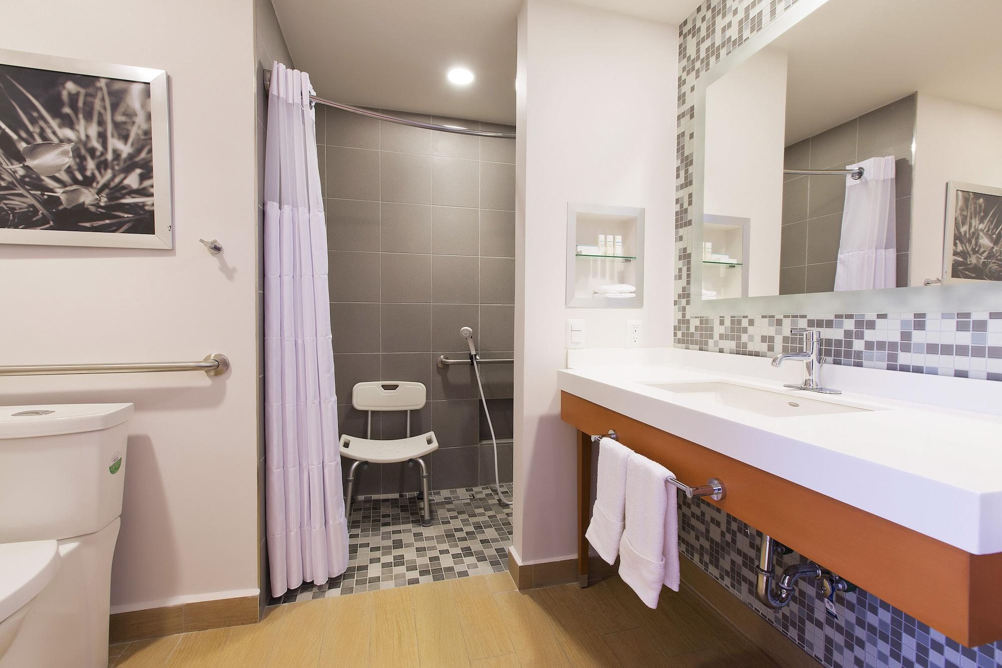 Hampton Inn & Suites By Hilton Paraiso Bagian luar foto