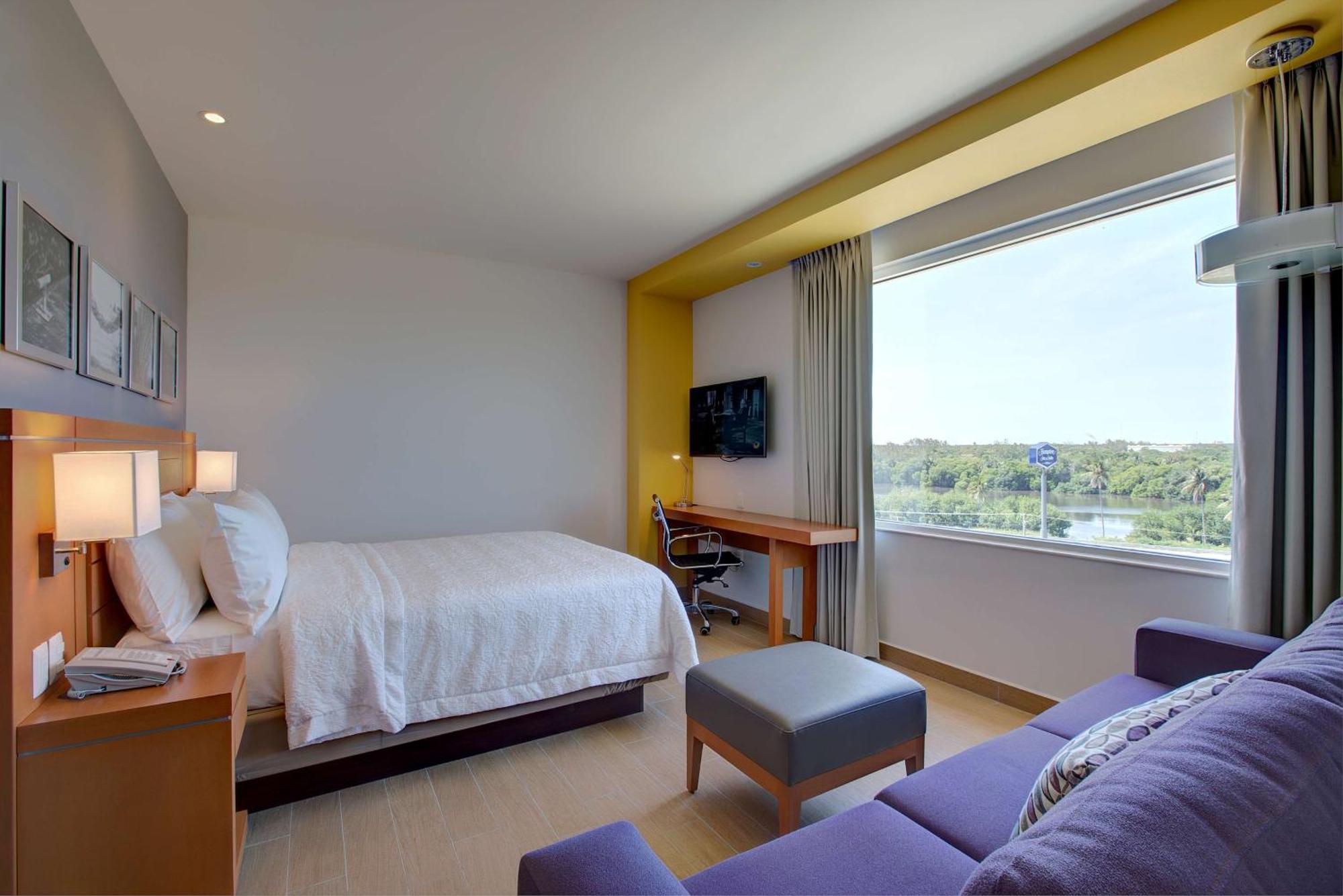Hampton Inn & Suites By Hilton Paraiso Bagian luar foto