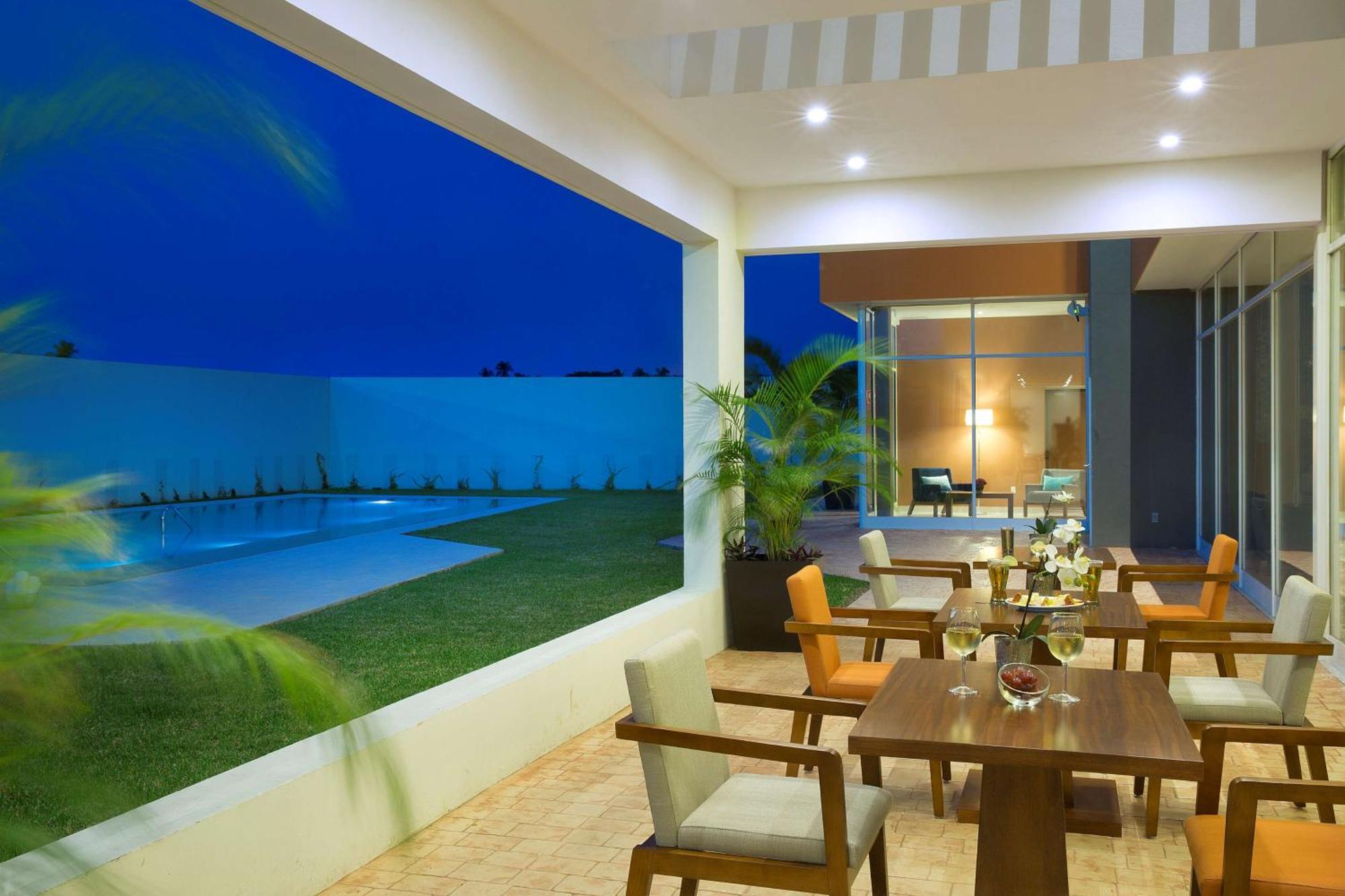 Hampton Inn & Suites By Hilton Paraiso Bagian luar foto