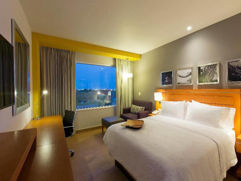 Hampton Inn & Suites By Hilton Paraiso Bagian luar foto