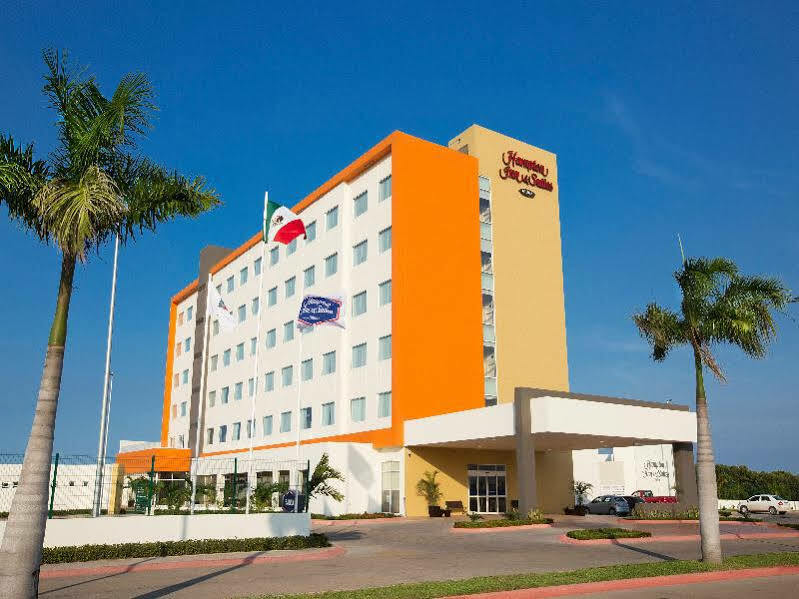 Hampton Inn & Suites By Hilton Paraiso Bagian luar foto